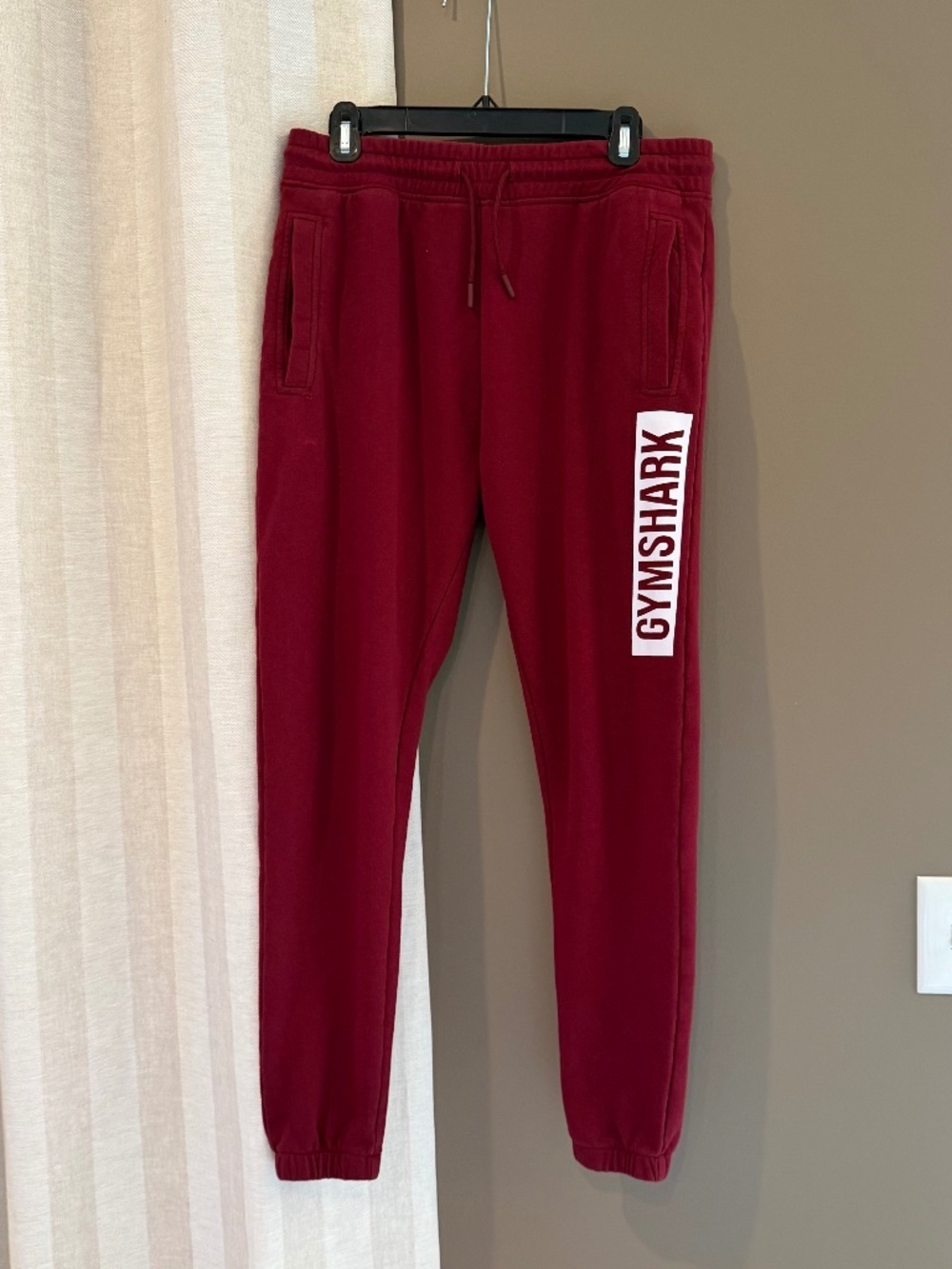 Gymshark Burgundy Spellout Sweatpants Pockets, Drawstring Elastic, Size Medium